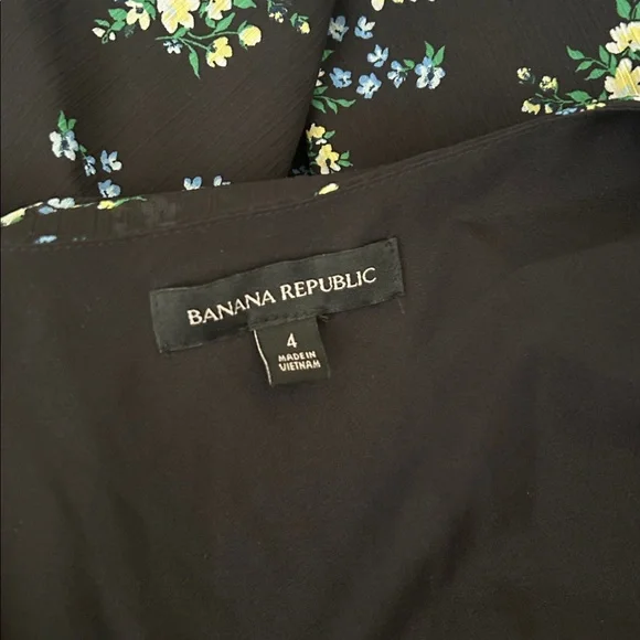 Banana Republic Floral Print Ruched Mini Dress Flutter Sleeve Size 4 - Picture 5 of 5